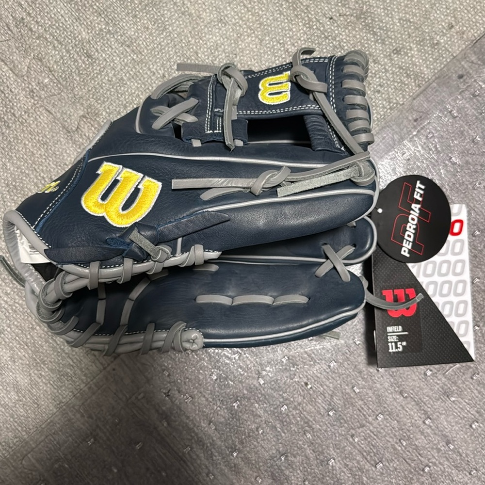 Wilson A1000 Pedroia Fit 11.5” Baseball Glove (Right Hand Throw) | Brand New!